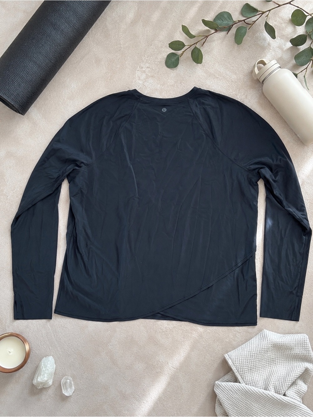 Lululemon Women’s Black Asymmetrical Hem Long Sleeve Yoga Top Thumbholes Size 14